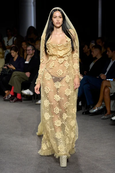 Look 30